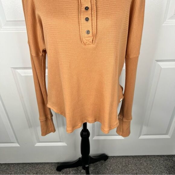 Sz M Billabong New Anyday Henley Top NWOT $56 MSRP - Picture 5 of 13